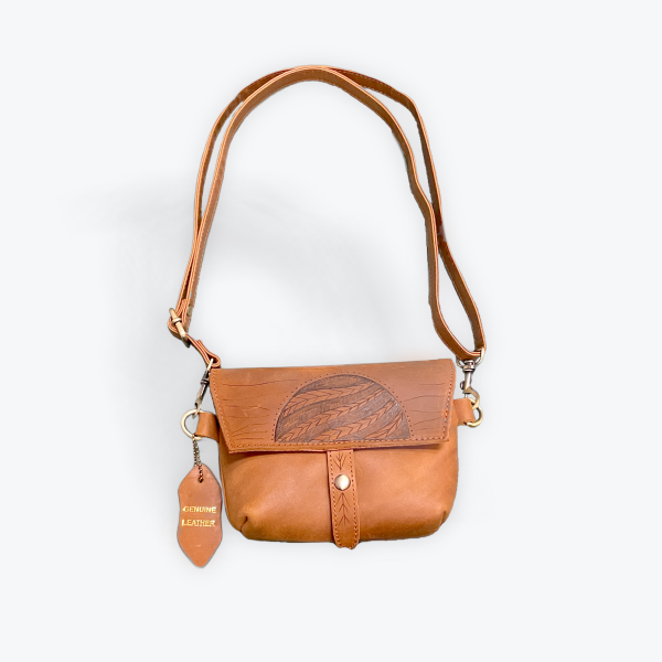 RoseWolf Creations: Leather Crossbody Bag